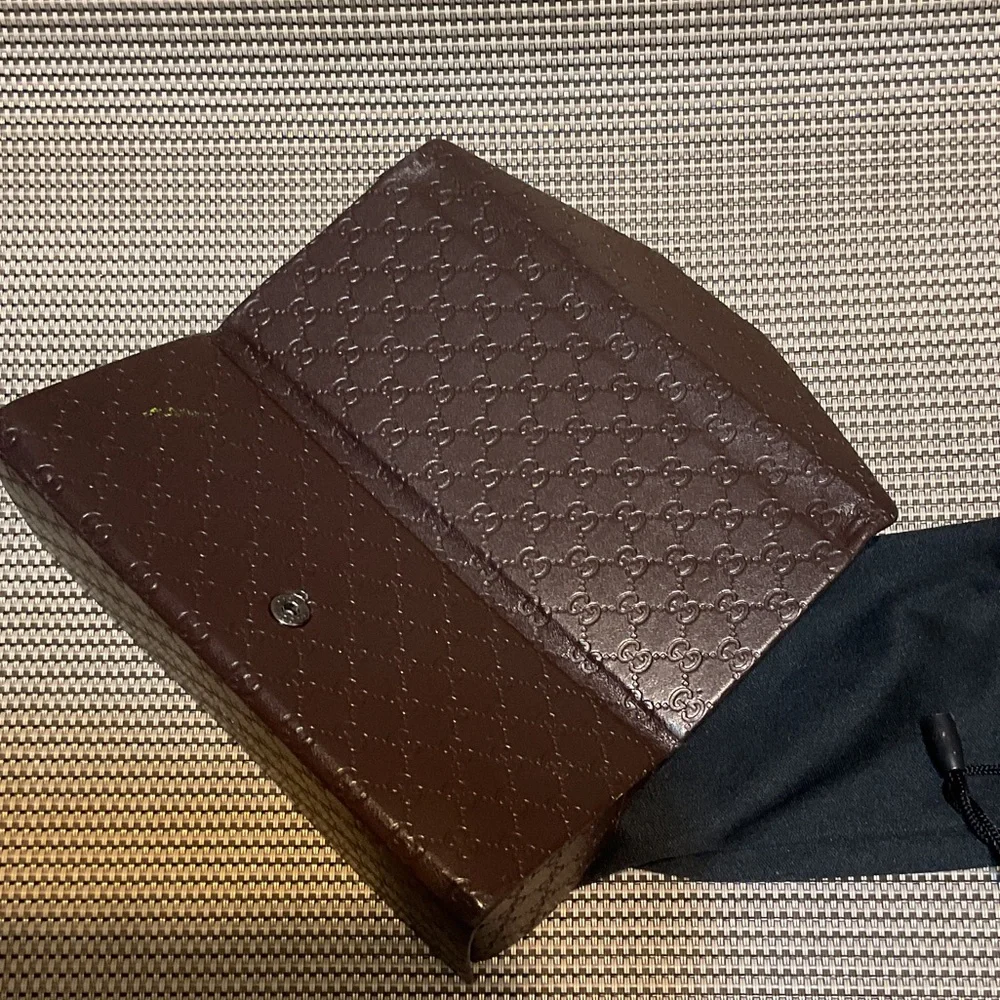 Gucci Dark Brown sunglasses case with Black Pouch - Picture 4 of 6